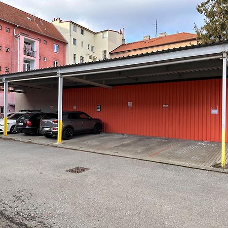 Apartman Ab Kryte Parkovani Zdarma 捷克布杰约维采 外观 照片