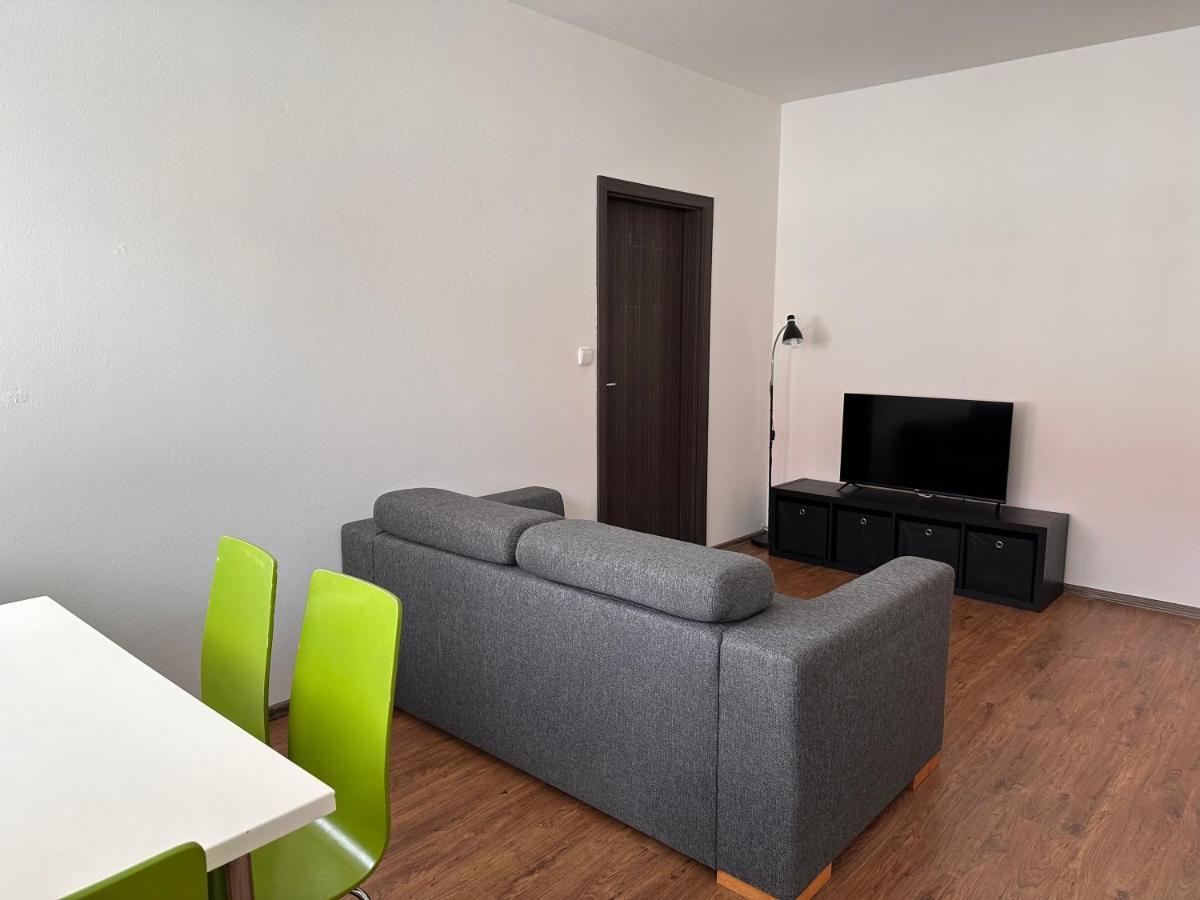 Apartman Ab Kryte Parkovani Zdarma 捷克布杰约维采 外观 照片