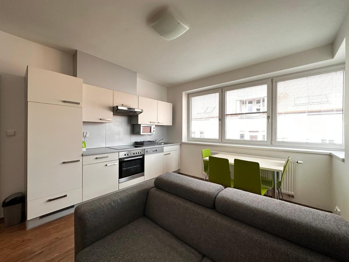 Apartman Ab Kryte Parkovani Zdarma 捷克布杰约维采 外观 照片